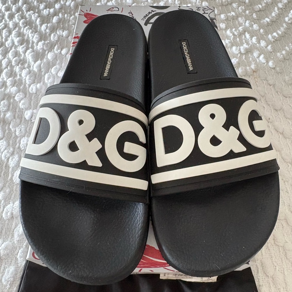 Dolce & Gabbana Black and White D&G Slide Sandals